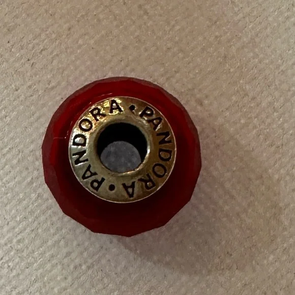 PANDORA Murano Red 100% Auth - Picture 9 of 13